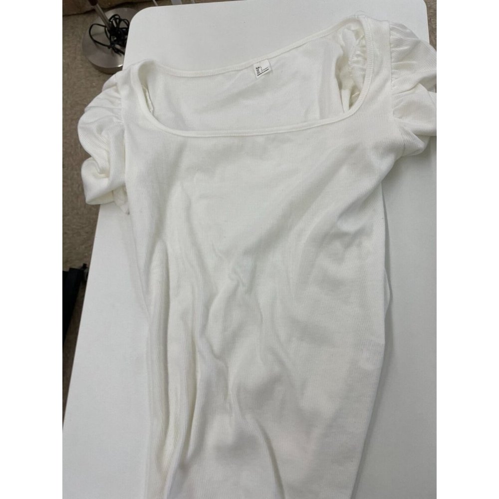 White Puff Sleeve top